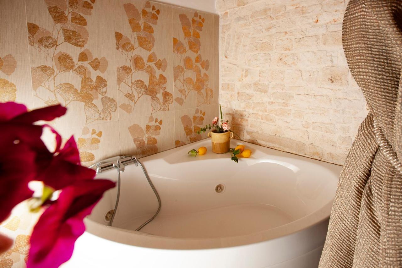 Le Alcove - Luxury Hotel Nei Trulli Alberobello Exterior photo